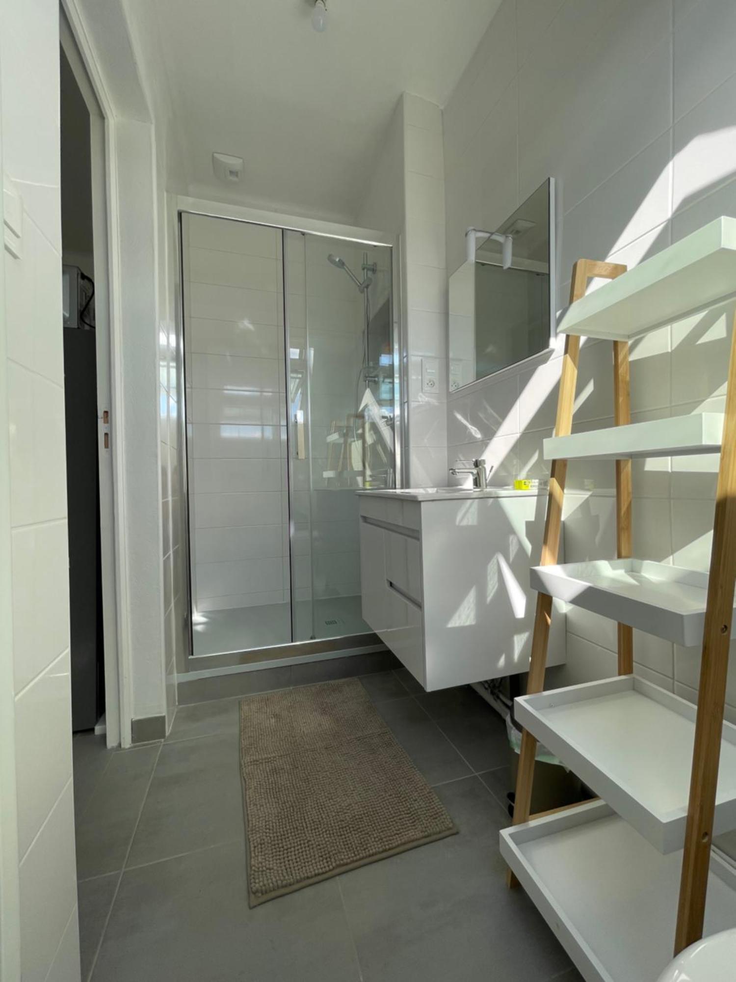 Appartement Renove Tout Equipe, Centre Ville, Proche De La Gare Et Commerce Flers  Esterno foto