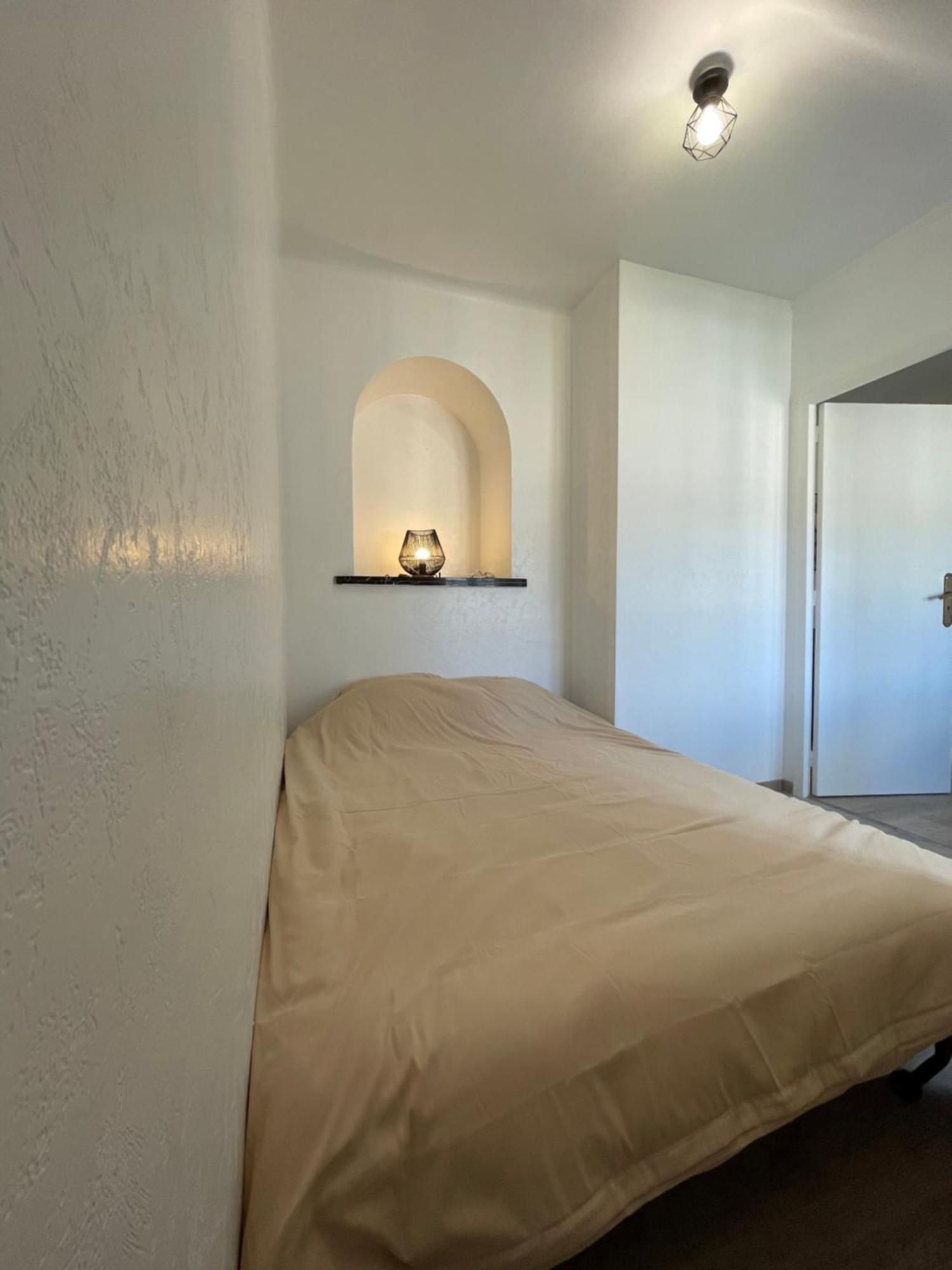 Appartement Renove Tout Equipe, Centre Ville, Proche De La Gare Et Commerce Flers  Esterno foto