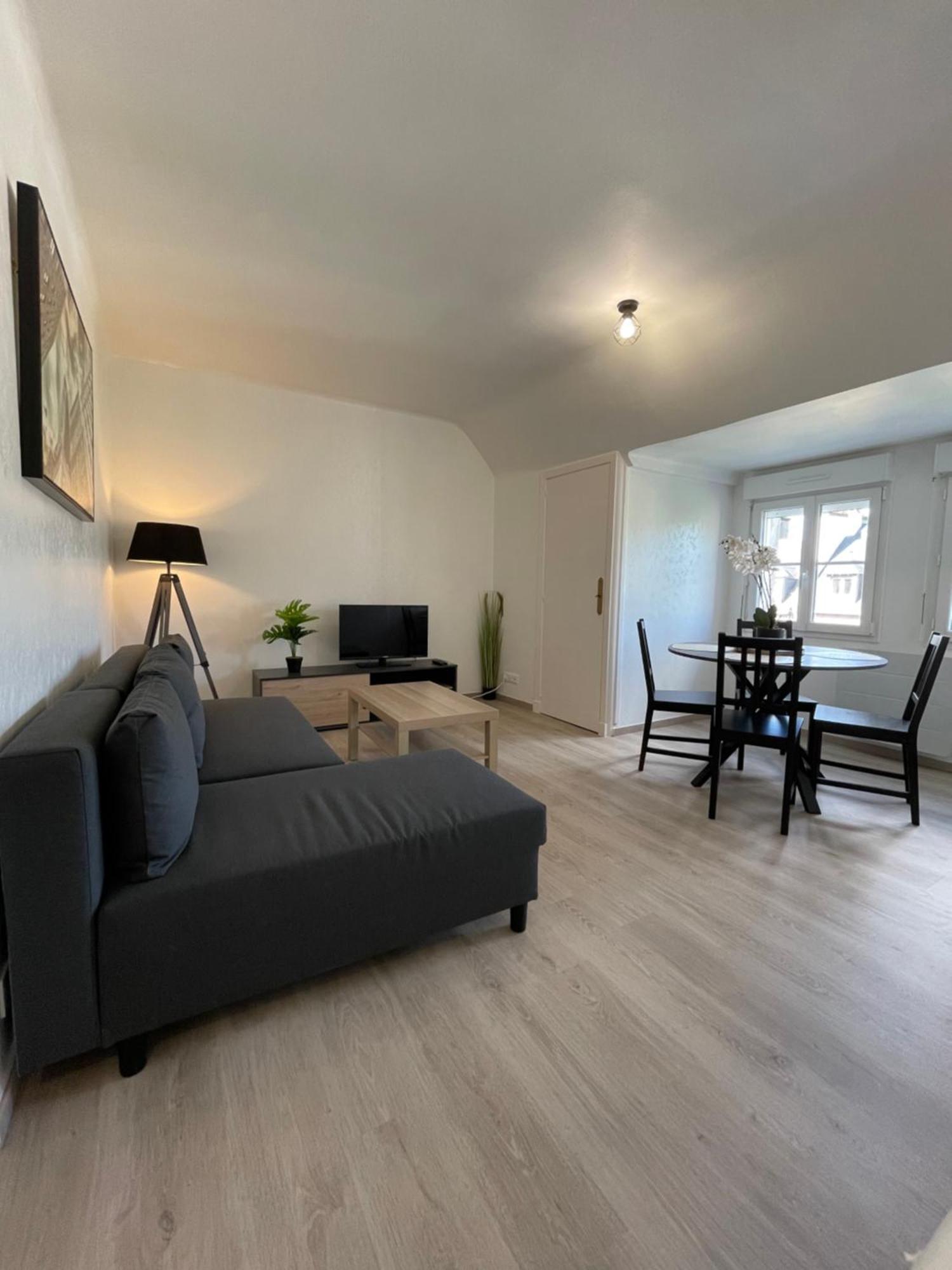 Appartement Renove Tout Equipe, Centre Ville, Proche De La Gare Et Commerce Flers  Esterno foto